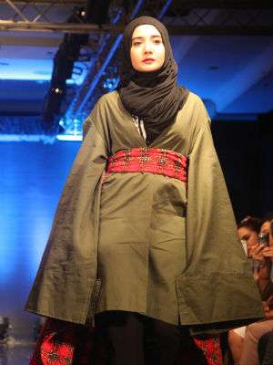 Gaya Busana Selebritis di Pentas IFW 2016