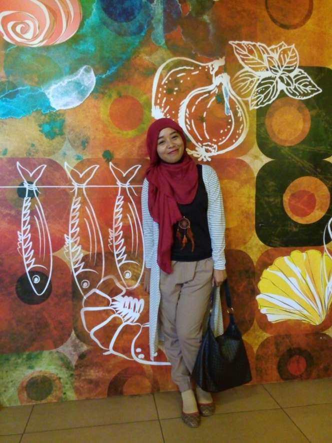 #HOTD: Tabrak Warna Hijab Lenny Indriastuti