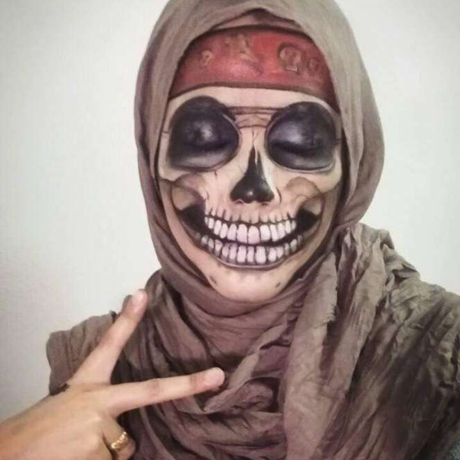 `Horor Make Up` ala Hijaber Cantik