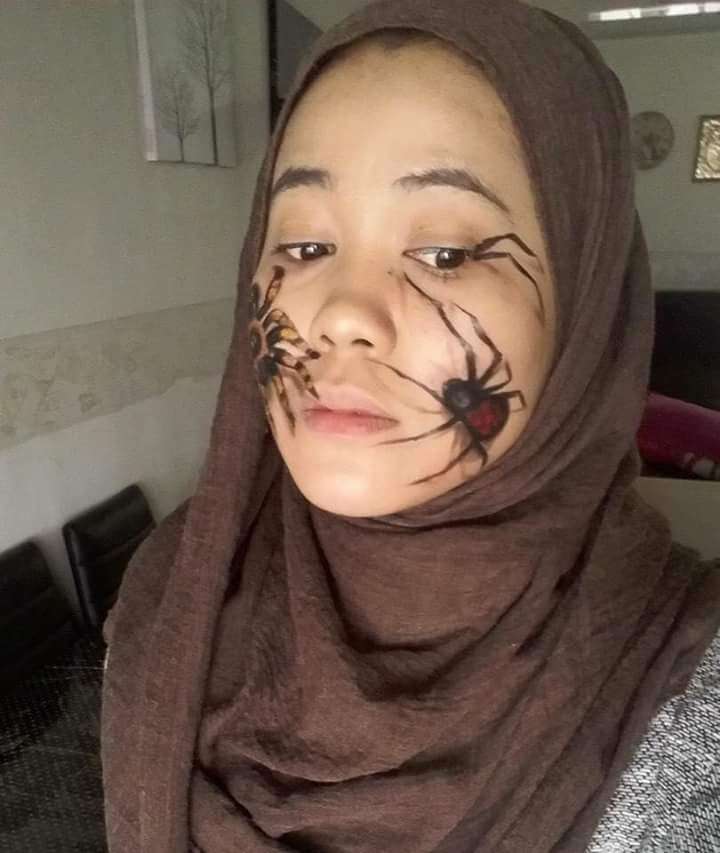 `Horor Make Up` ala Hijaber Cantik