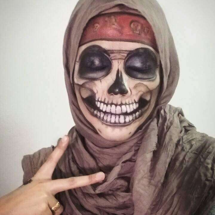 `Horor Make Up` ala Hijaber Cantik
