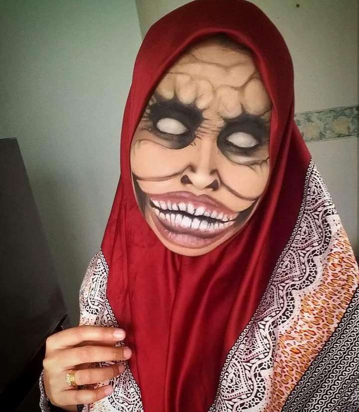 `Horor Make Up` ala Hijaber Cantik