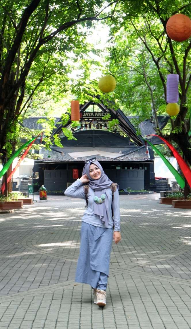 #HOTD: Tonjolkan Sisi `Sporty` Haris Annisari 