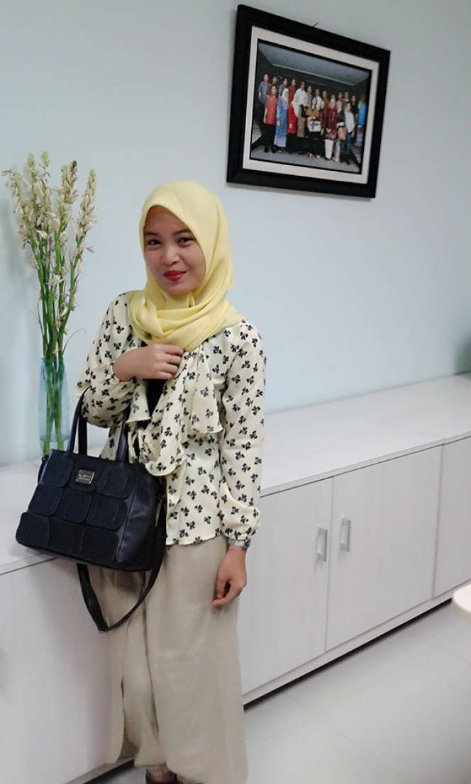 #HOTD: Rapi dan Lembut Gaya Hijab Siti Sarah