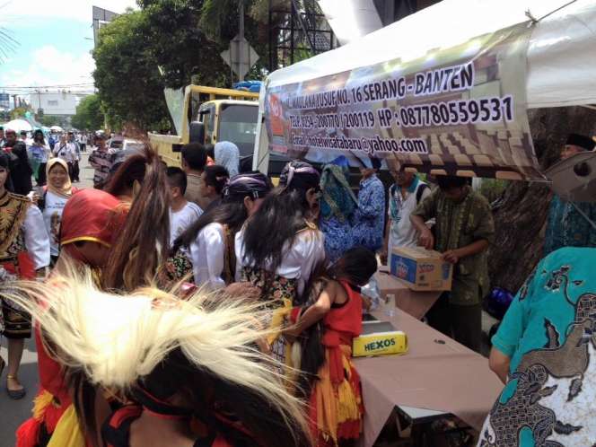 Alquran Raksasa Meriahkan Pawai MTQ Serang