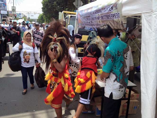 Alquran Raksasa Meriahkan Pawai MTQ Serang