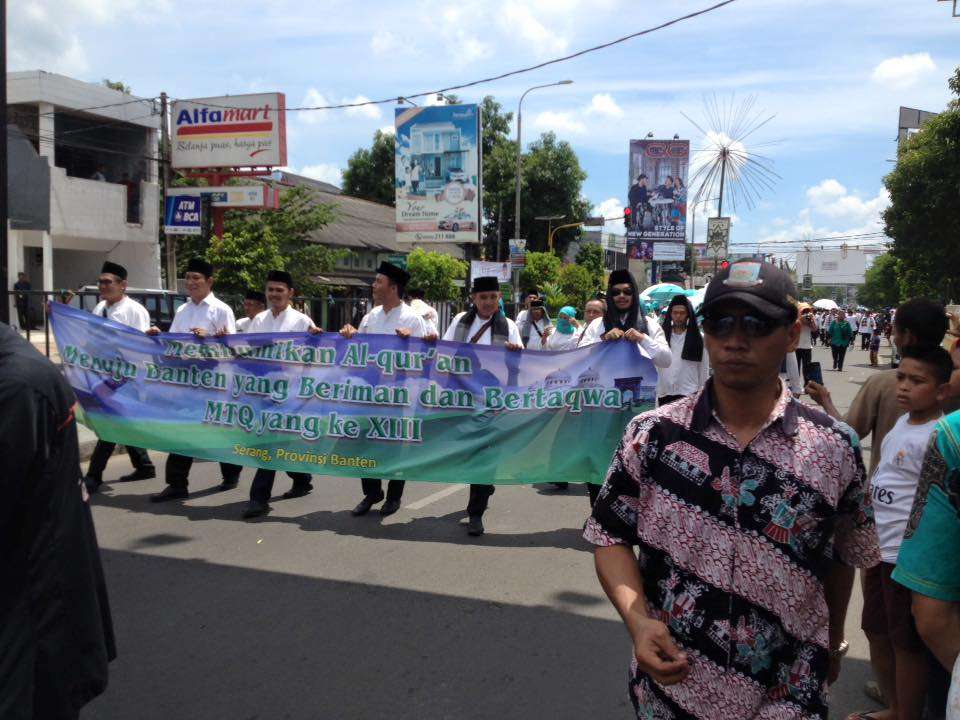 Alquran Raksasa Meriahkan Pawai MTQ Serang