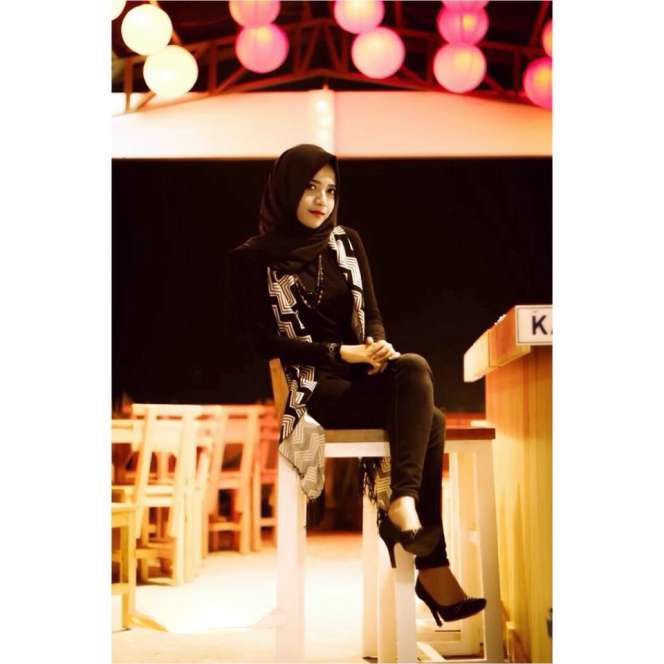 #HOTD: Hitam Elegan Aulia Rosi Asmarani