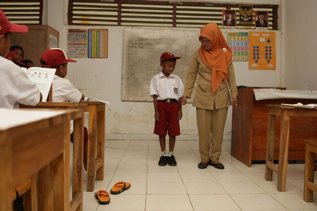 Pengarung Ilmu dari Desa Lolibu 