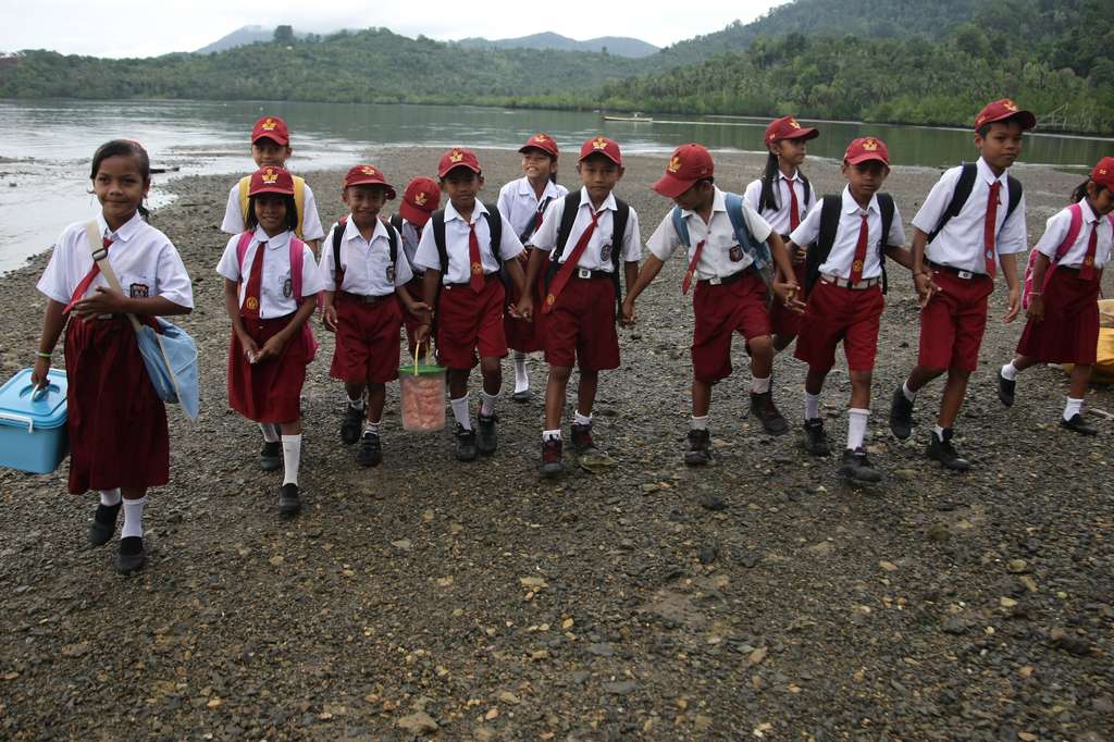 Pengarung Ilmu dari Desa Lolibu 