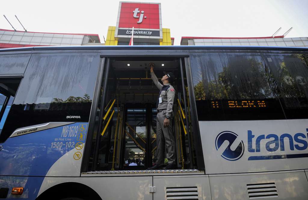 Warga Botabek! Naik Transjakarta Tak Perlu dari Jakarta