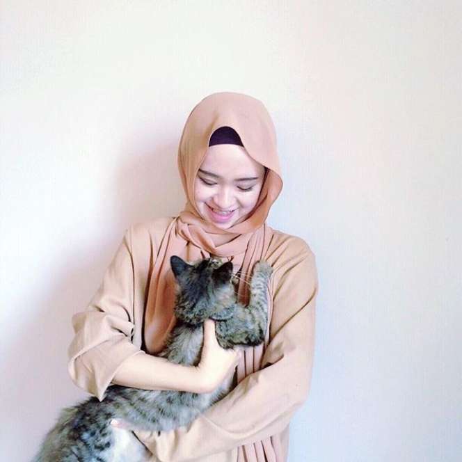 Cantikan Mana, Song Ji Hyo Atau...?