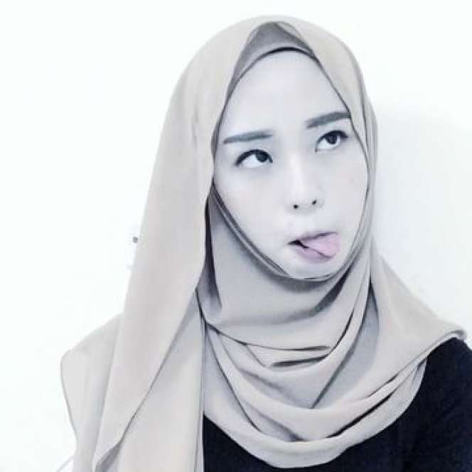 Cantikan Mana, Song Ji Hyo Atau...?