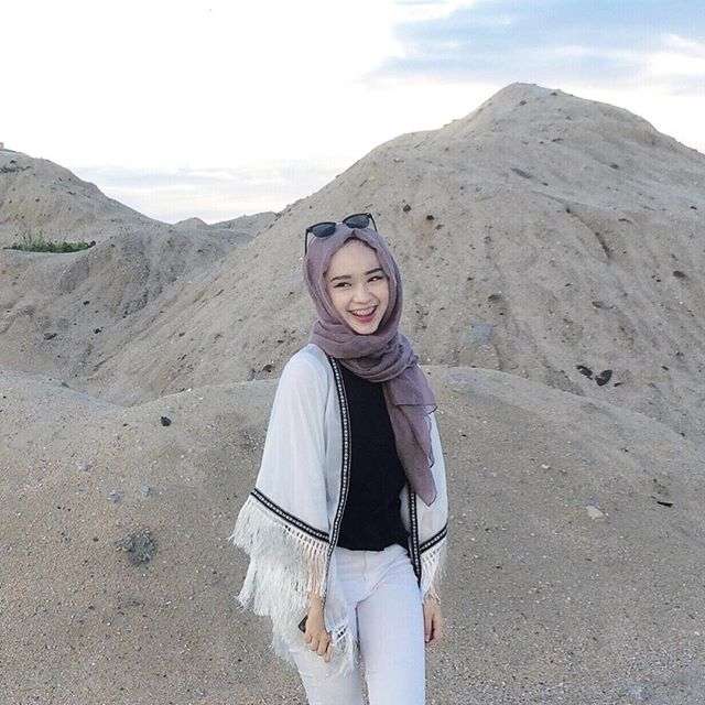 Cantikan Mana, Song Ji Hyo Atau...?
