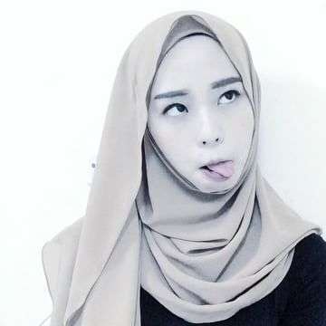 Cantikan Mana, Song Ji Hyo Atau...?