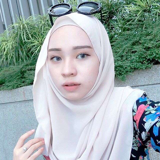 Cantikan Mana, Song Ji Hyo Atau...?