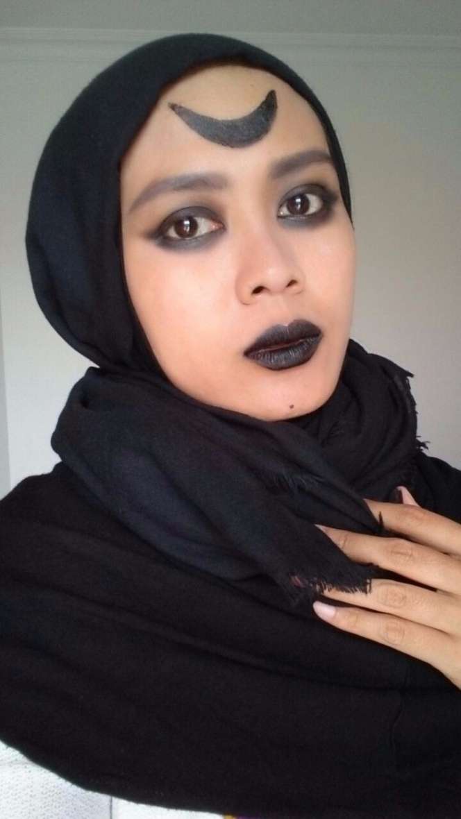 Inspirasi Riasan `Gothic` Hijaber