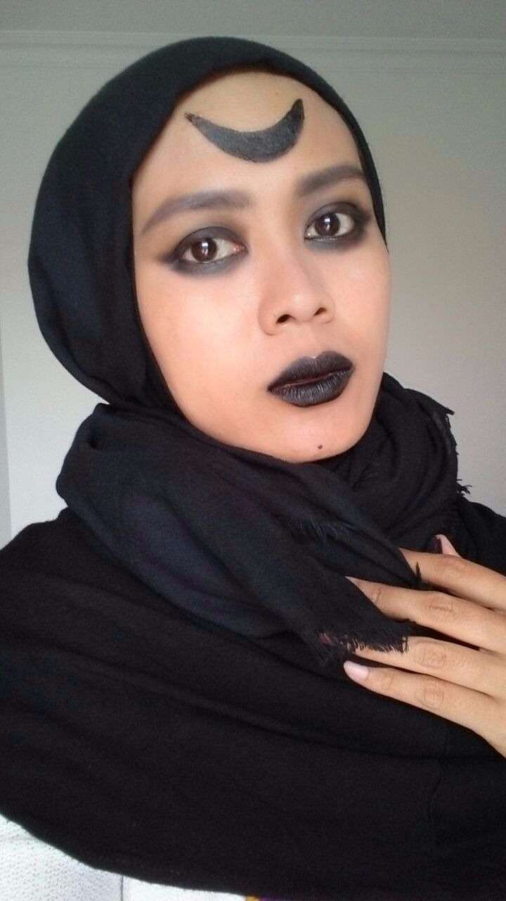 Inspirasi Riasan `Gothic` Hijaber