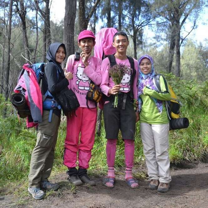 Usai Somay Pink, Kini Pendaki Pink Lagi Booming