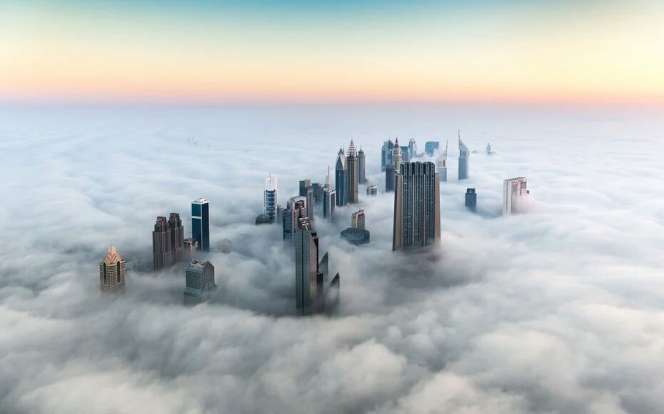 Deretan Foto Menakjubkan Dubai dari Atas Awan
