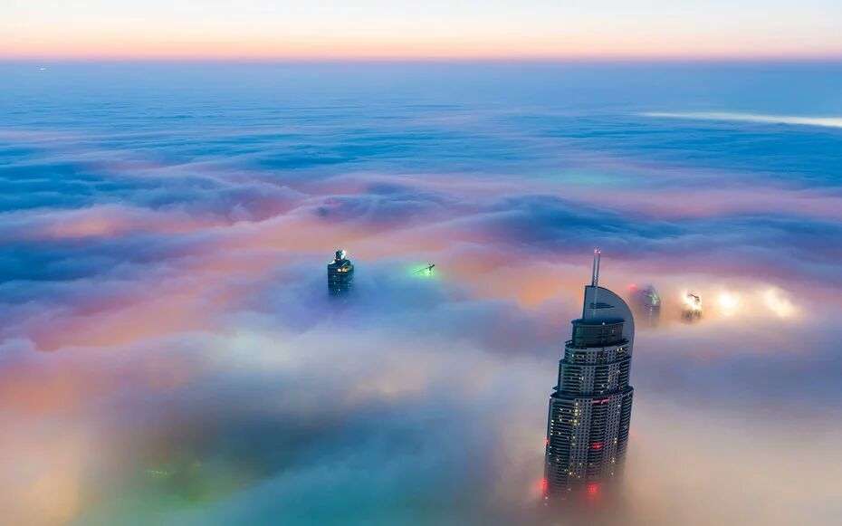 Deretan Foto Menakjubkan Dubai dari Atas Awan