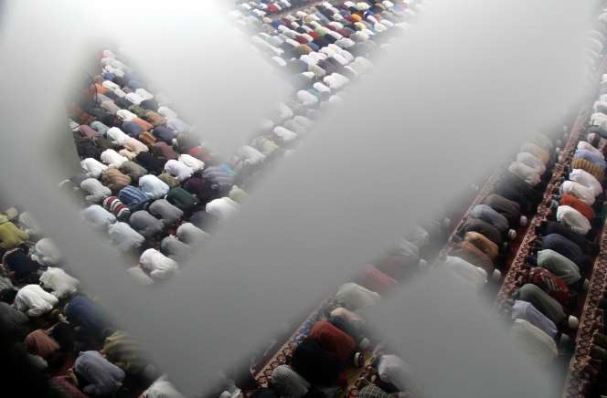 Subhanallah, Indahnya Tarawih Pertama di Penjuru Indonesia