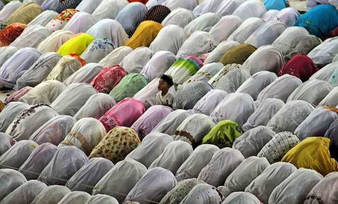 Subhanallah, Indahnya Tarawih Pertama di Penjuru Indonesia