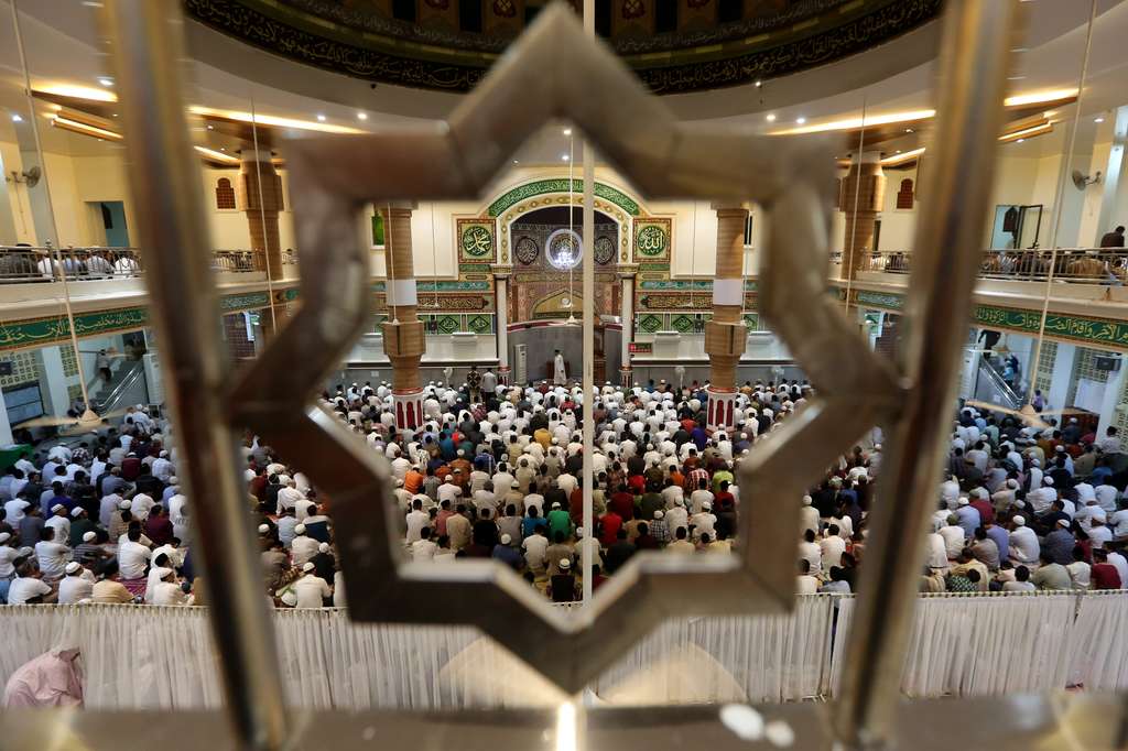 Subhanallah, Indahnya Tarawih Pertama di Penjuru Indonesia