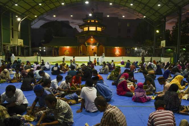 Momen Indah Buka Puasa Pertama