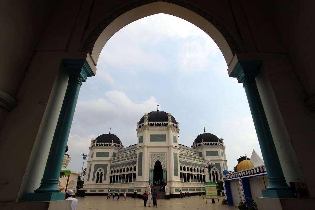 Deretan Masjid Bersejarah, Unik, dan Indah