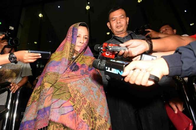 Penampakan Kakak Saipul Jamil Berbaju Tahanan KPK