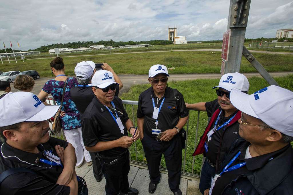BRIsat, Satelit Perbankan Pertama di Dunia Diluncurkan