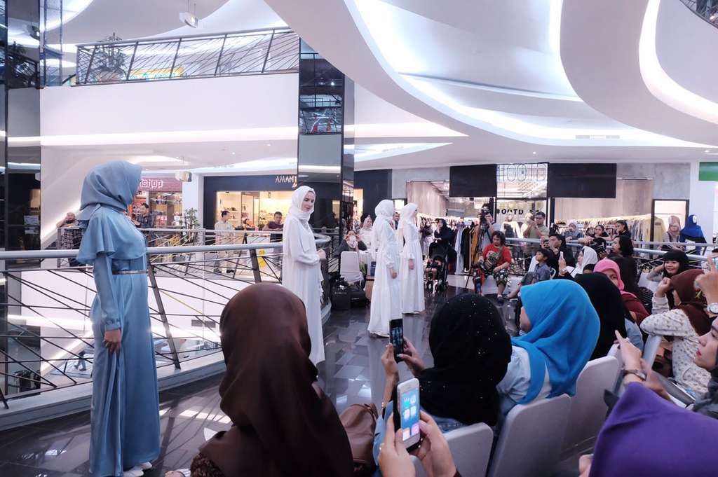Keseruan Anniversary Pertama District12