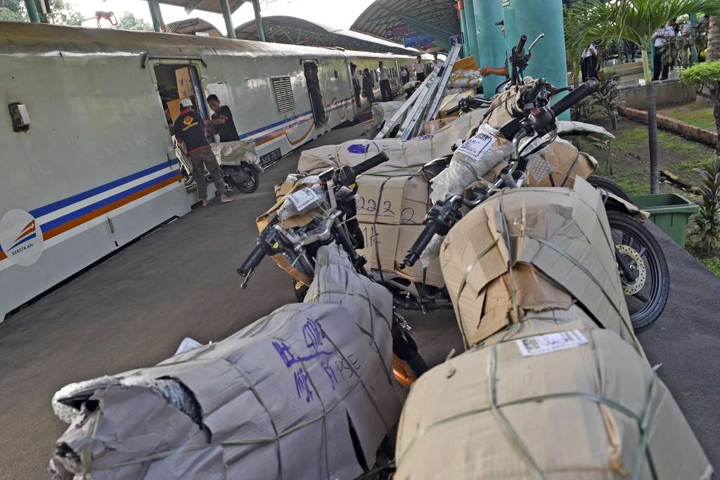 Penampakan Kereta Gratis Pengangkut Motor Pemudik