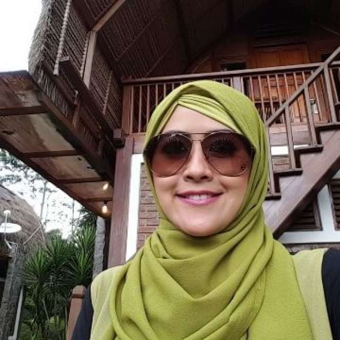 Dulu Seksi, Istri Kedua Kiwil Berhijab Kini Panen Pujian