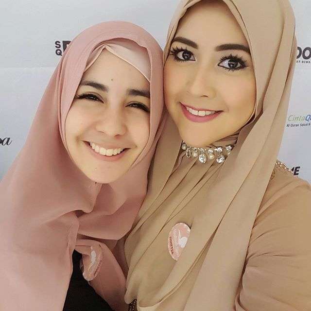 Dulu Seksi, Istri Kedua Kiwil Berhijab Kini Panen Pujian