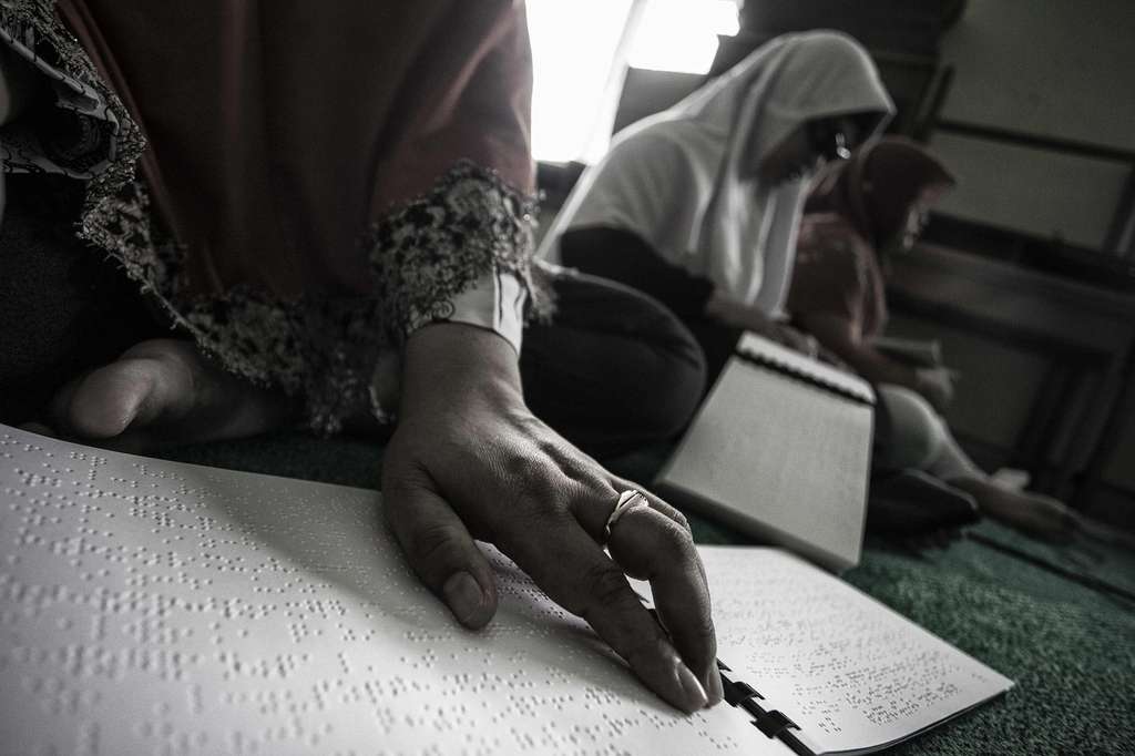 Alquran Braille dari Serpong
