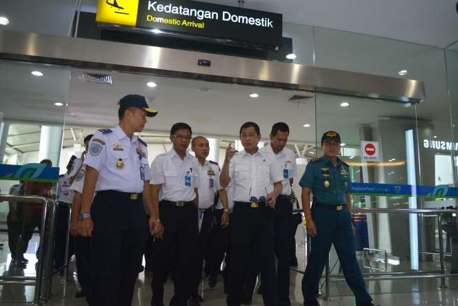 Menteri Jonan Tinjau Kesiapan Mudik di Darat dan Laut