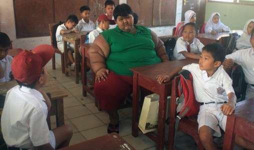 Arya Bocah Obesitas Kembali ke Sekolah