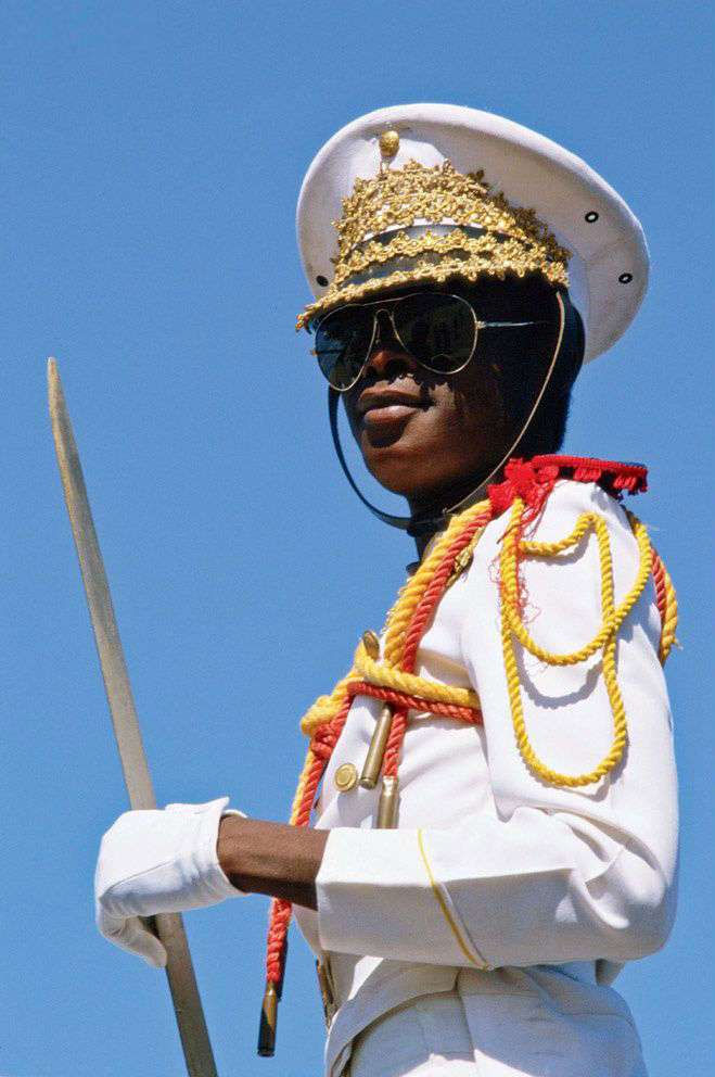 10 Negara dengan Seragam Militer Paling Unik