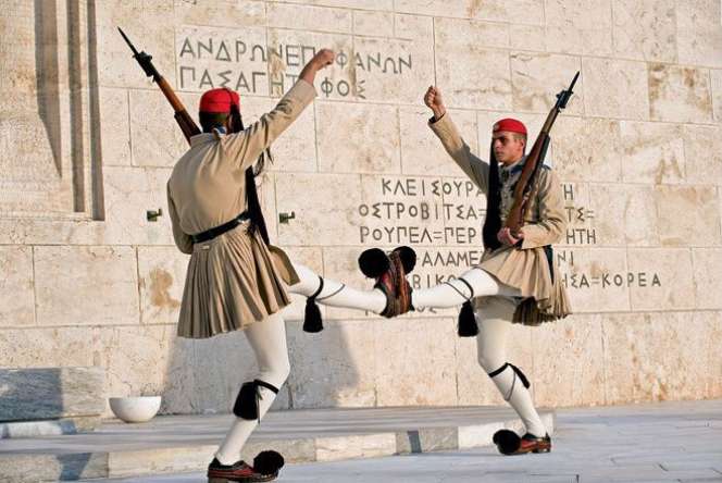 10 Negara dengan Seragam Militer Paling Unik