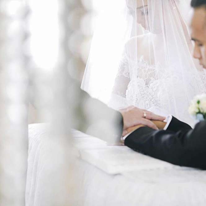 Mewahnya Resepsi Pengantin Tajir Surabaya Berhadiah Apartemen