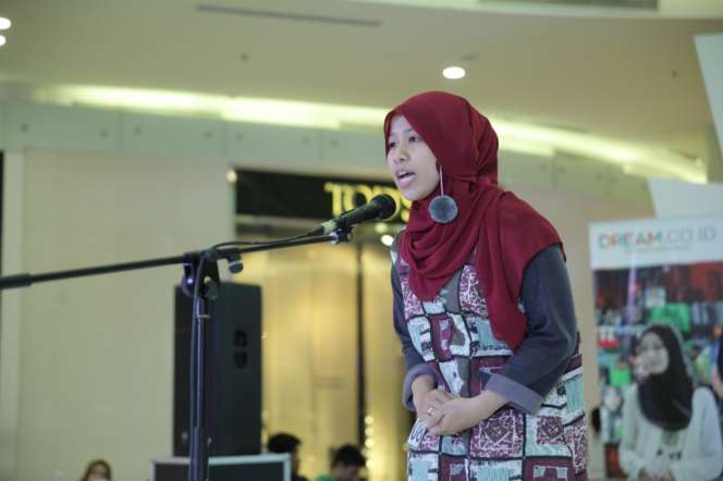 Kemeriahan Aksi 'Dream Girls' Surabaya 2016