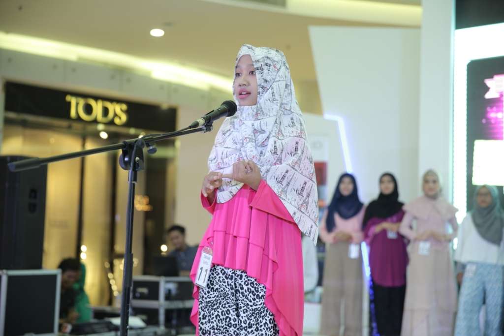 Kemeriahan Aksi 'Dream Girls' Surabaya 2016