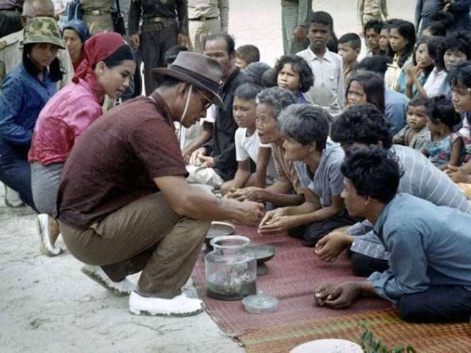 Bukti Cinta Mati Rakyat untuk Raja `Separuh Dewa' Thailand
