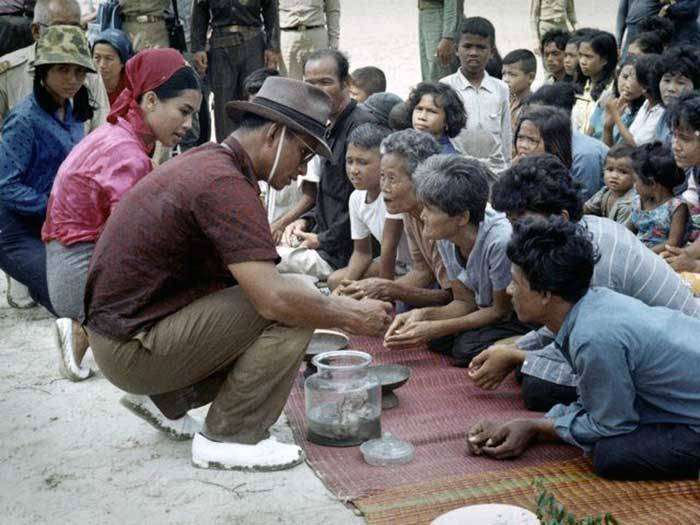 Bukti Cinta Mati Rakyat untuk Raja `Separuh Dewa' Thailand
