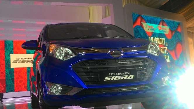 Foto-Foto Tampilan Lengkap Mobil Murah Calya-Sigra
