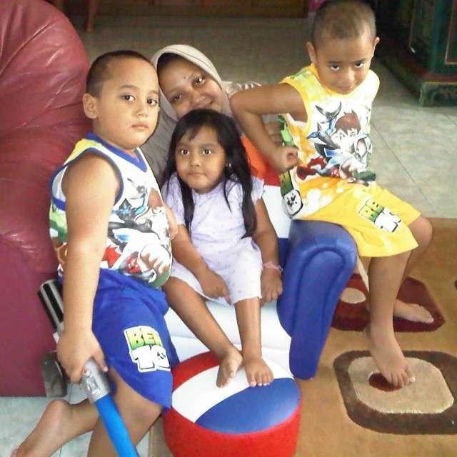 Caca, Putri Bungsu Komeng Semasa Hidup