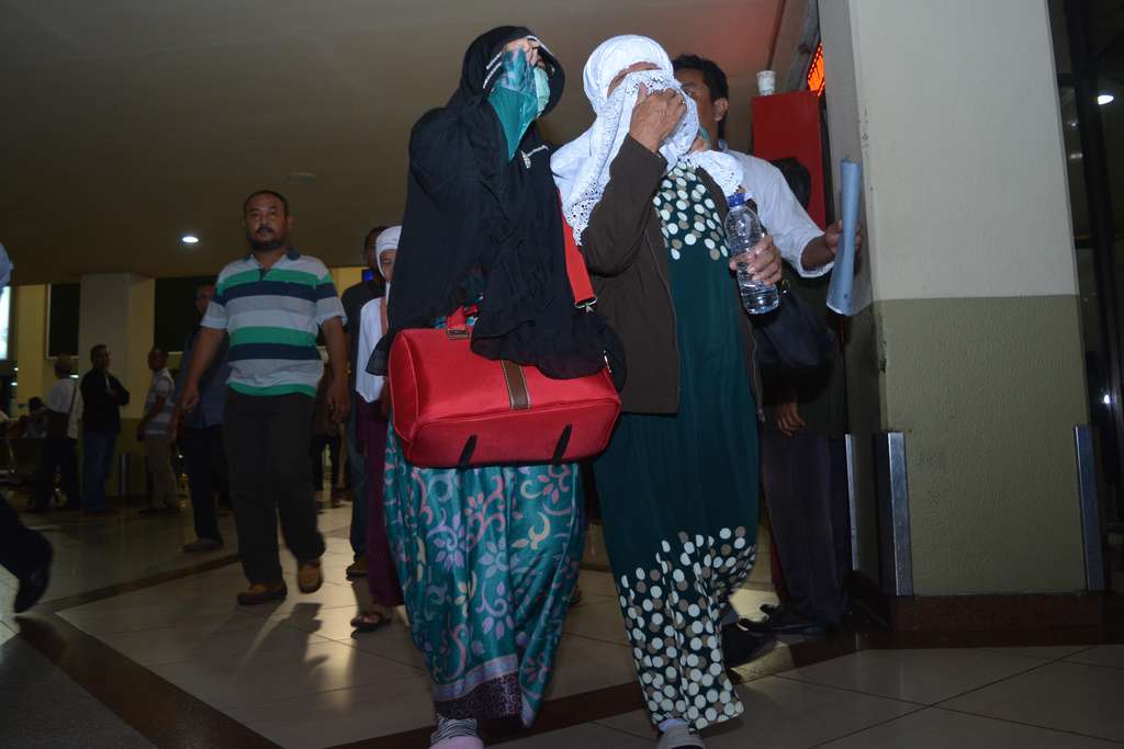 Tangis Haru Calon Haji Korban 'Haji via Filipina'