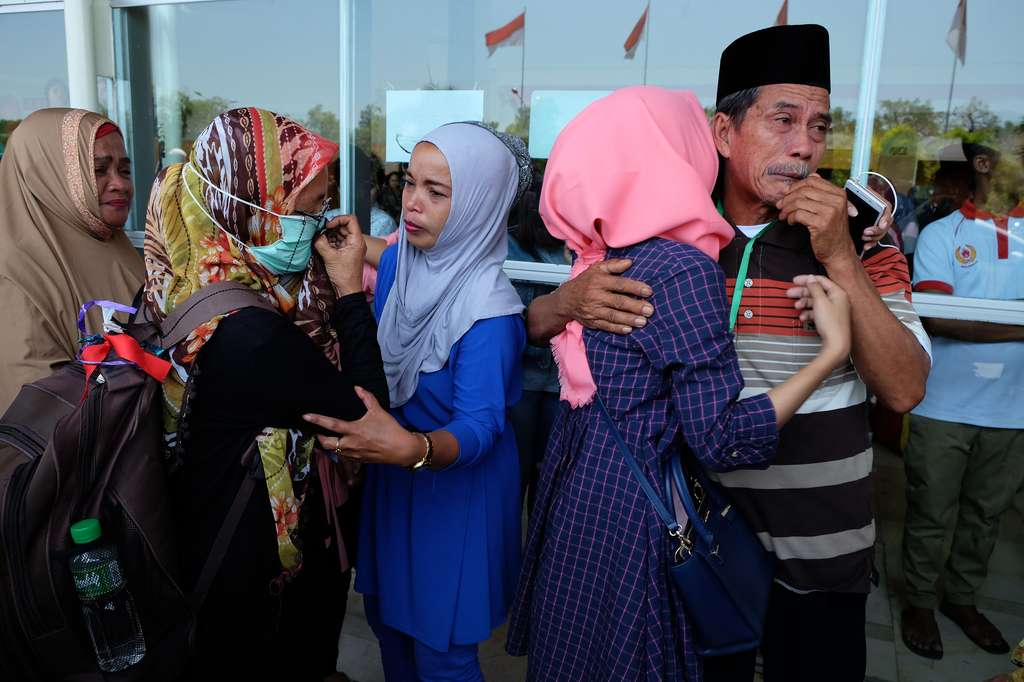 Tangis Haru Calon Haji Korban 'Haji via Filipina'